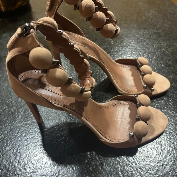 Alaïa's 'La Bombe' studded beige sandals - size IT40 (9.5) - Picture 8 of 9